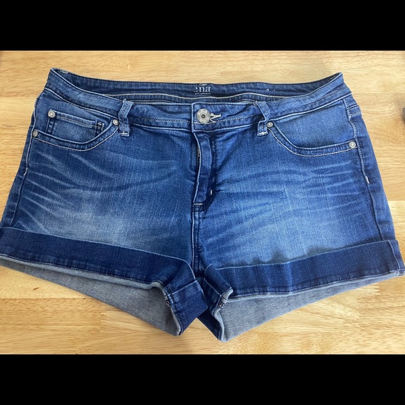 a.n.a Pants - 💋Ana blue jean shorts